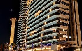 Sunset Cliffs Modern Apartment